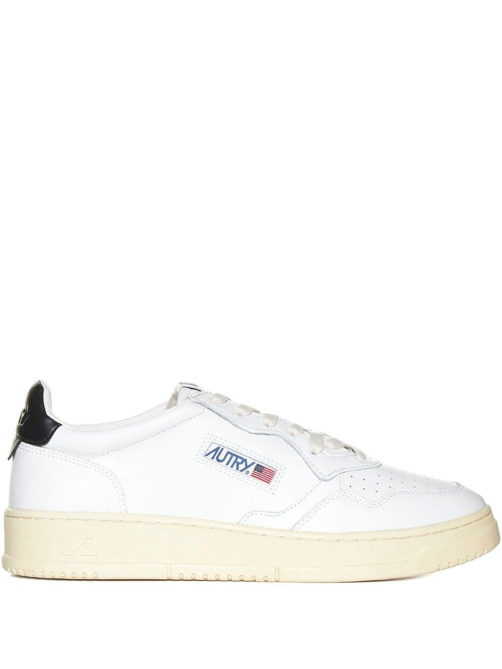 Sneakers Medalist Low in pelle bianca AULMLL22 WHITE BLACK AUTRY 