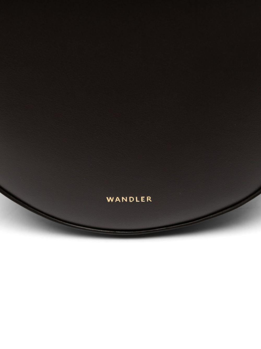  000025 SOIL CROCO WANDLER 