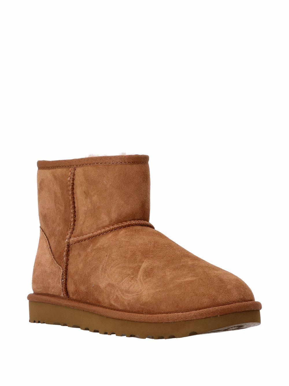  1016222 CHE UGG 
