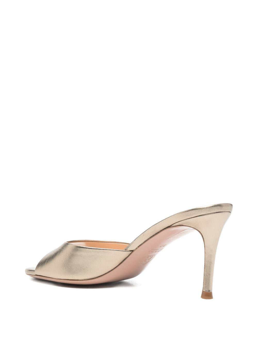 Mule Boa In Pelle Metallizzata Platino BOA LUXOR ALBA ROBERTO FESTA 