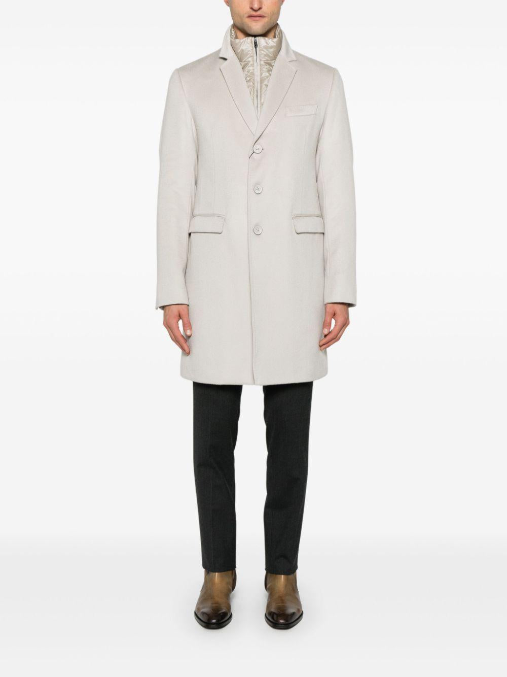  CA000183U38103 1985 CHANTILLY HERNO 