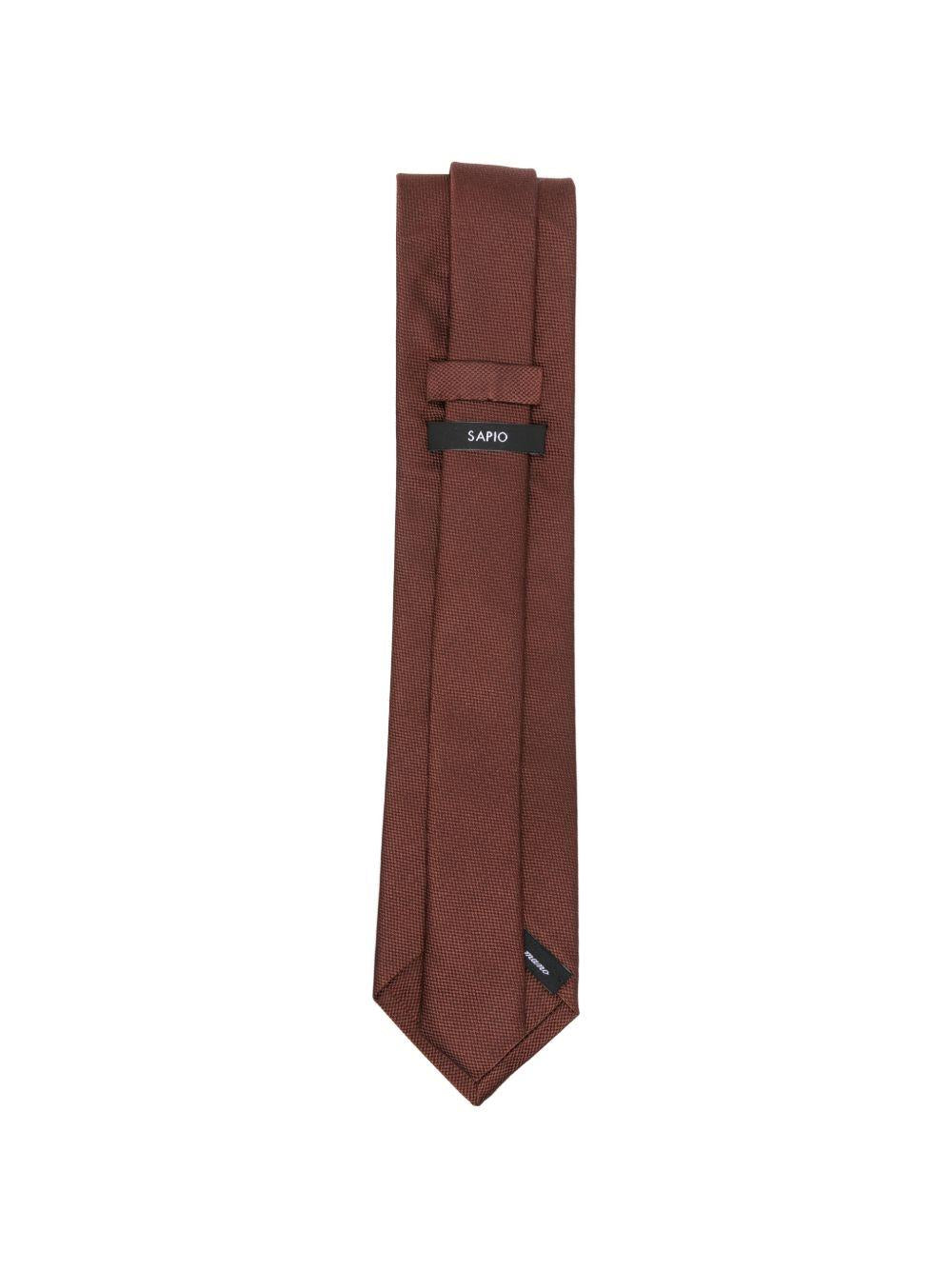  N00001 BROWN SAPIO - Essentials 