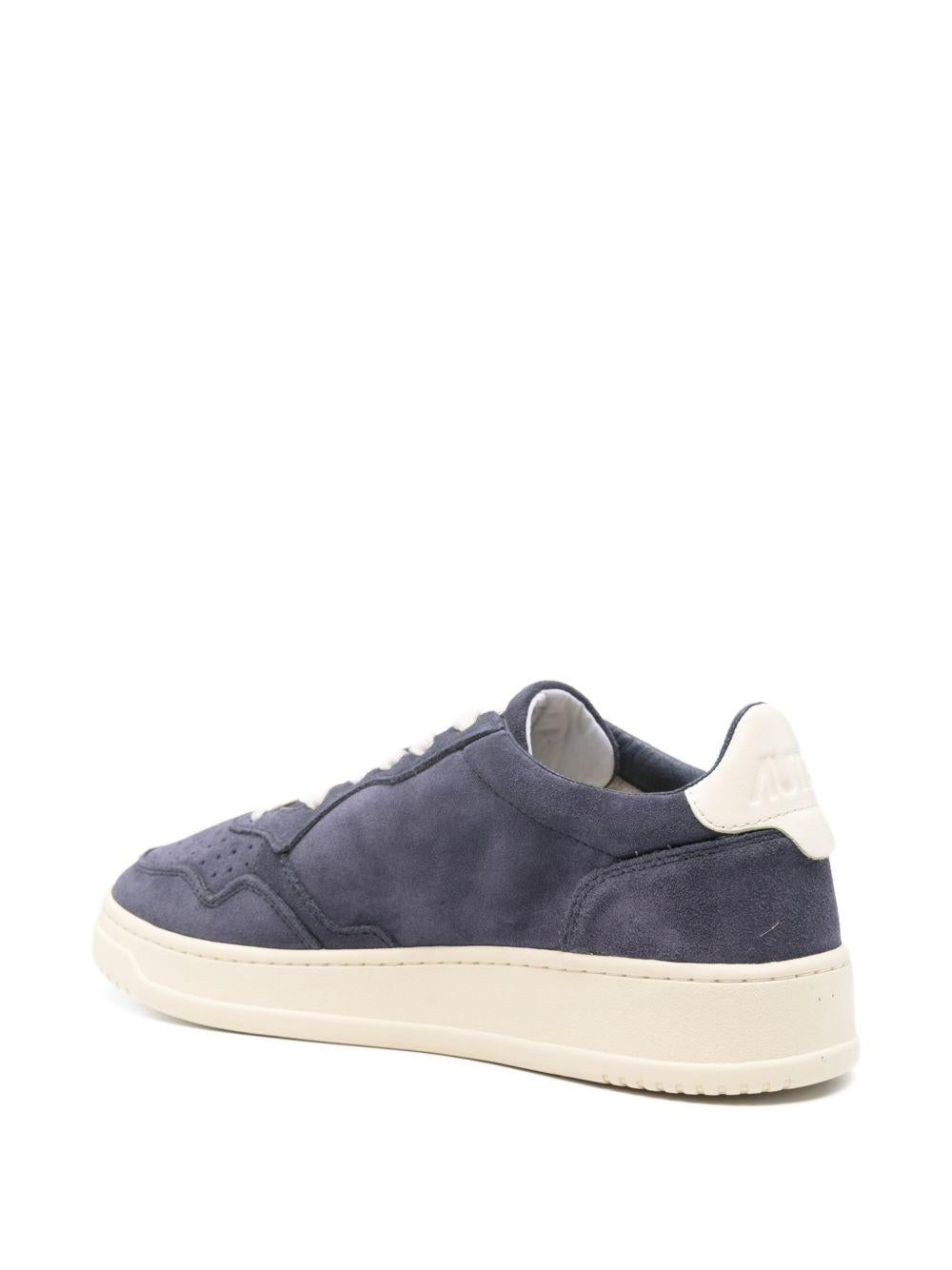 Sneakers Medalist Low Suede AULMUH11 BLUE WHITE AUTRY 