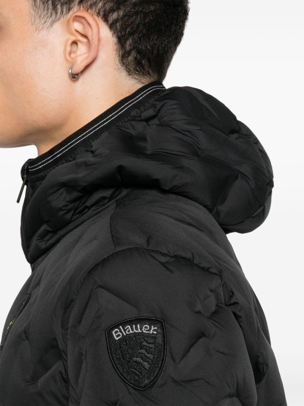  24WBLUC03125006952 999 BLAUER 