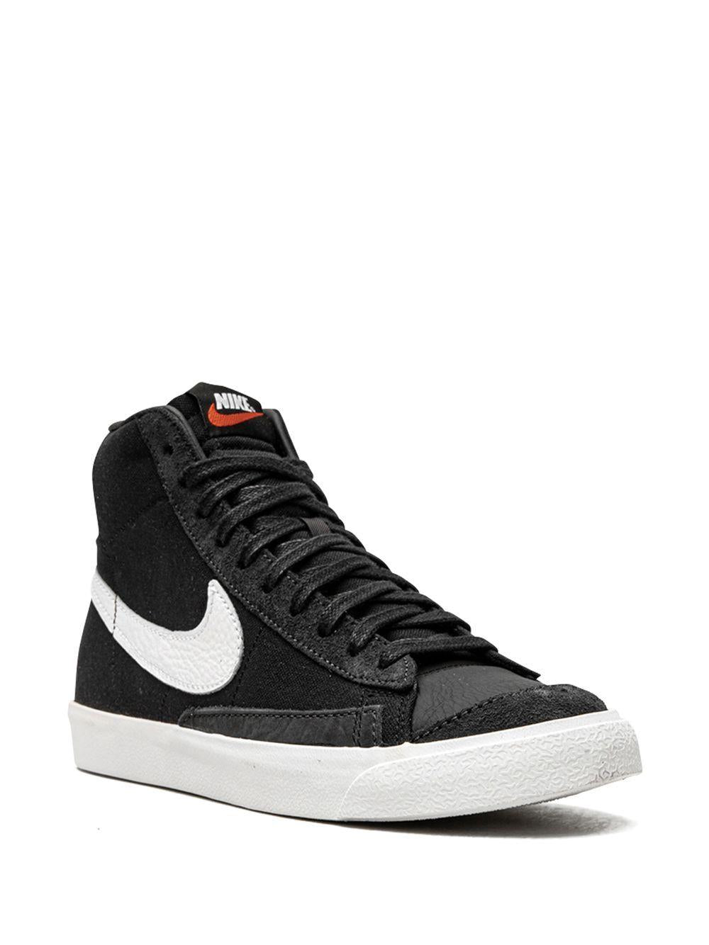  CD8233 001 BLACK WHITE NIKE 