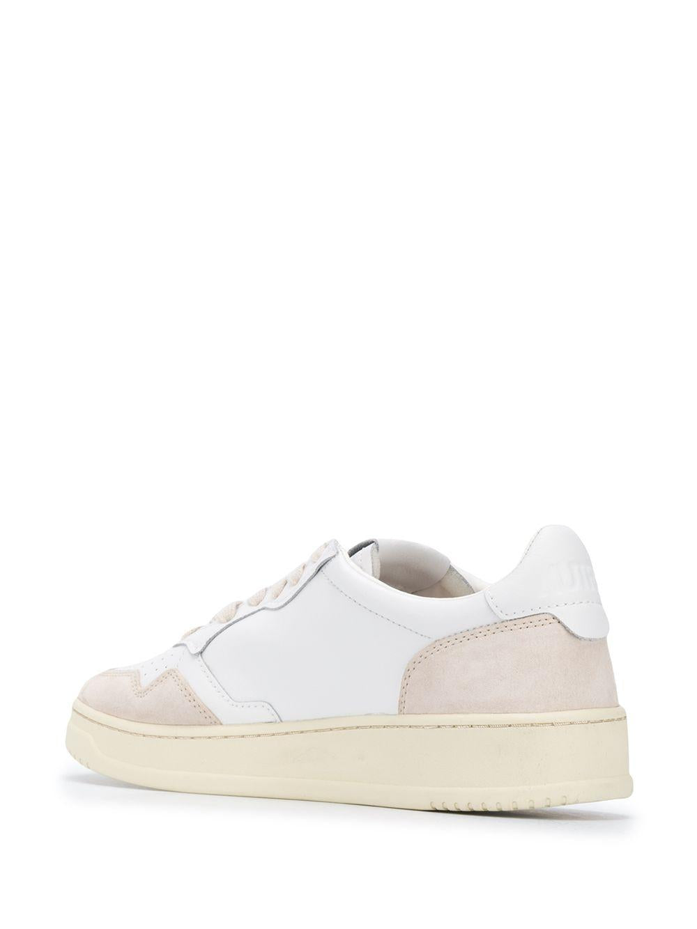 Sneakers Medalist Low in Pelle Bianca e Suede Beige AULMLS33 WHITE AUTRY 