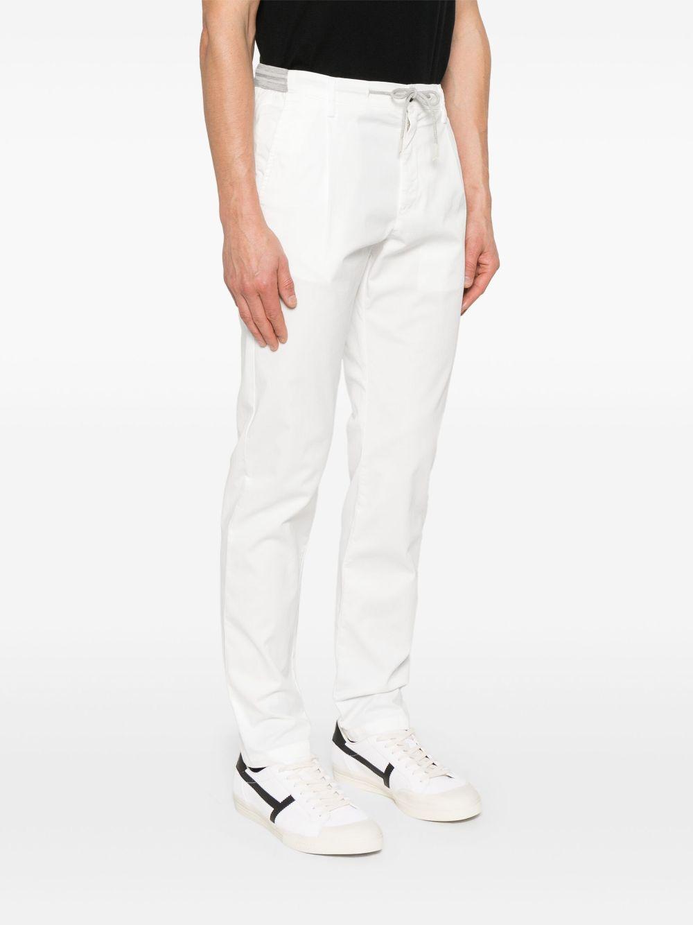 Pantaloni affusolati con pieghe K75PANH08TET0G002 01NN BIANCO ELEVENTY 