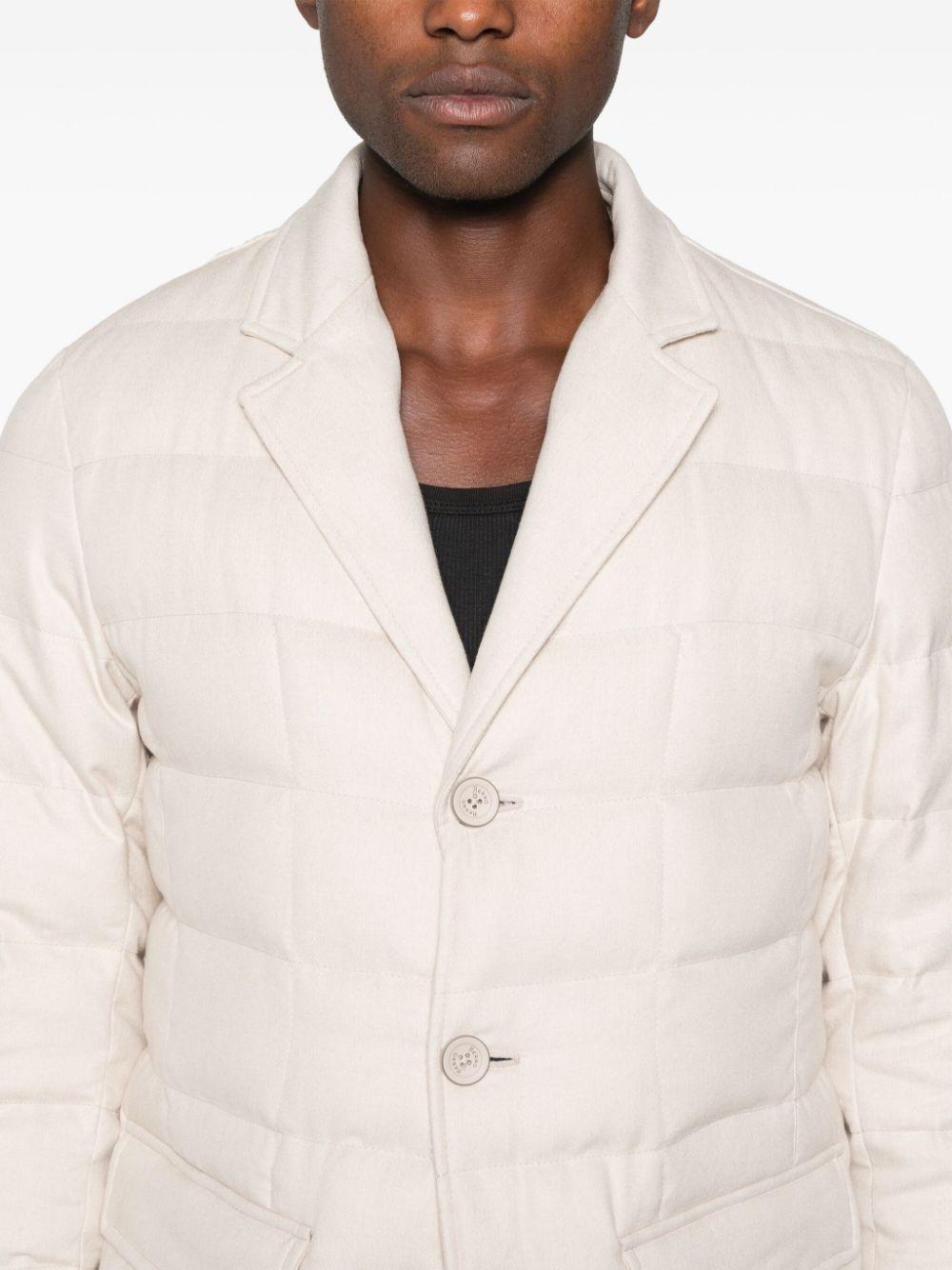  PI001174U38087 1985 CHANTILLY HERNO 