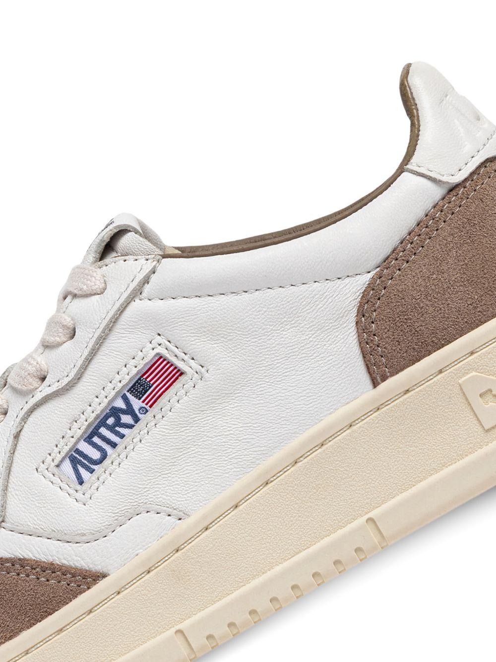 Sneaker Medalist Low in pelle AULMFT02 WHITE ANTILOPE AUTRY 