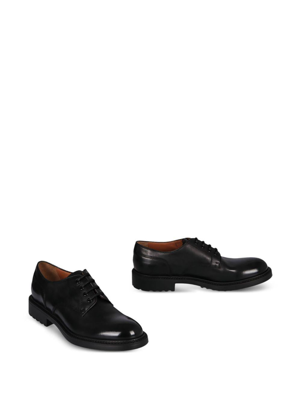 Stringata in pelle nera DU3501HENRUF188NN00 NERO DOUCAL`S 