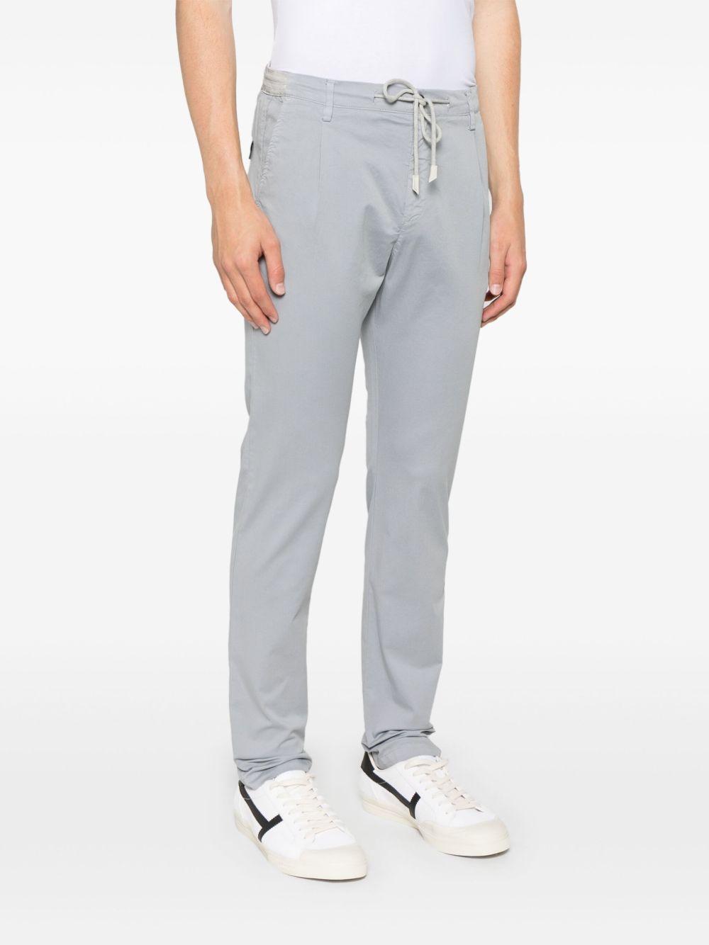 Pantaloni affusolati con pieghe K75PANH08TET0G002 08NN GREY ELEVENTY 