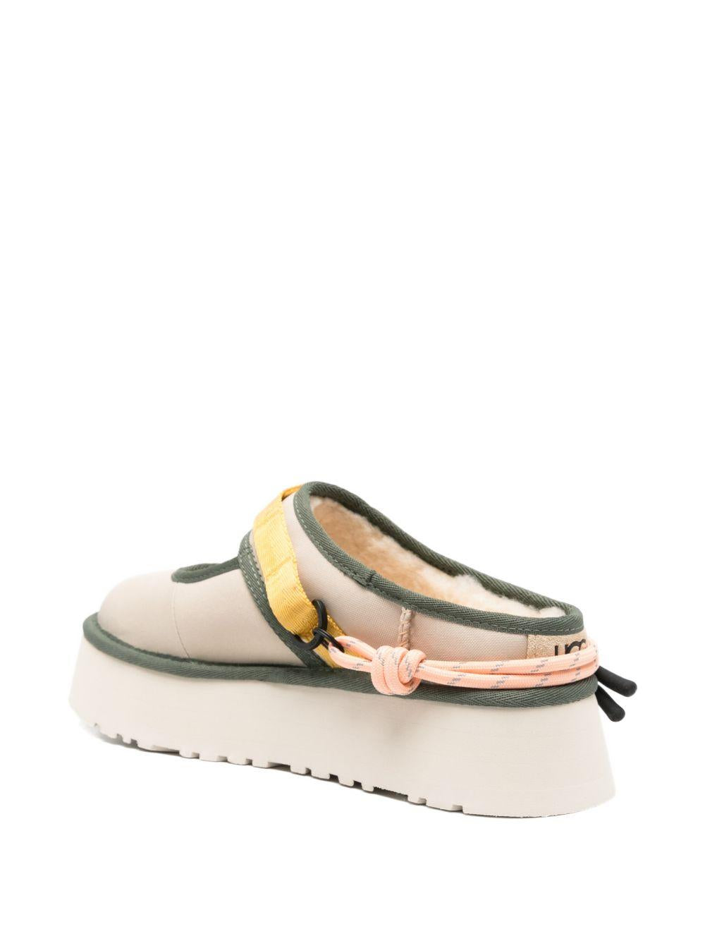  1180111 SAND CASTLE UGG 