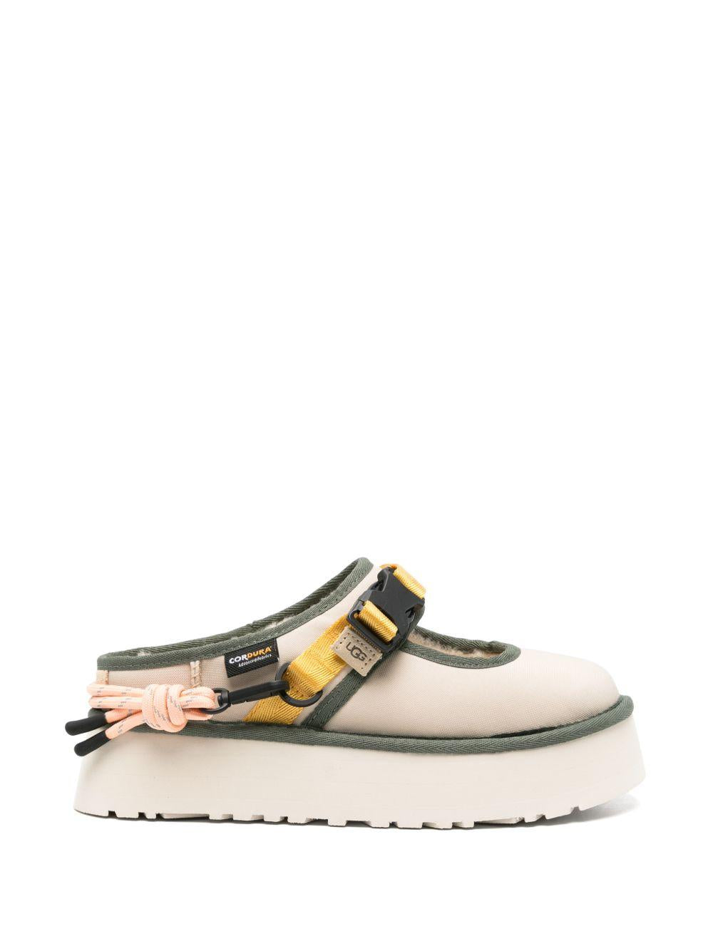  1180111 SAND CASTLE UGG 