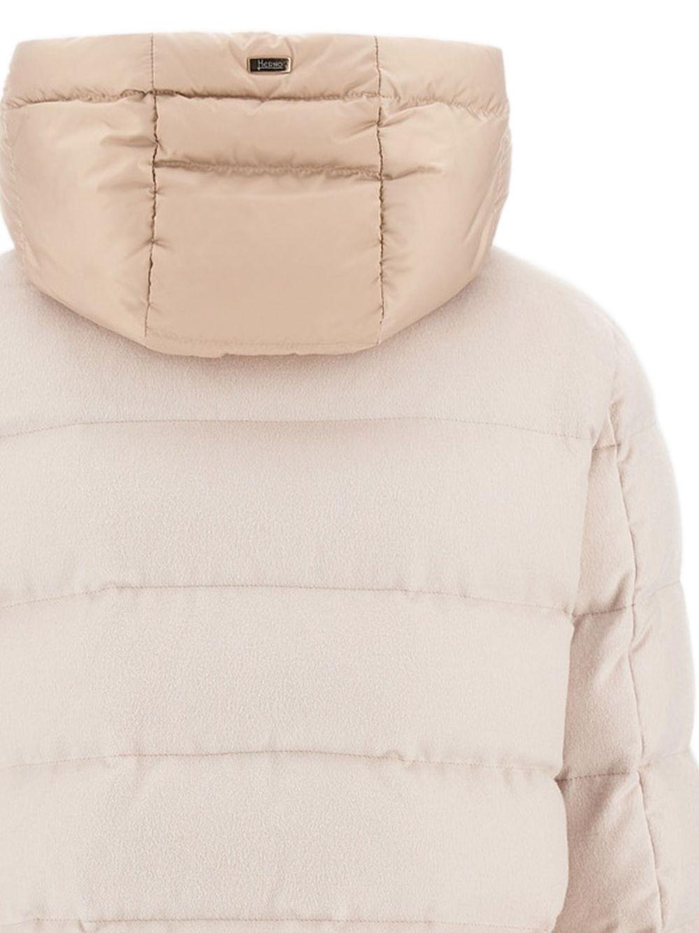  PI002179D38087 1985 CHANTILLY HERNO 