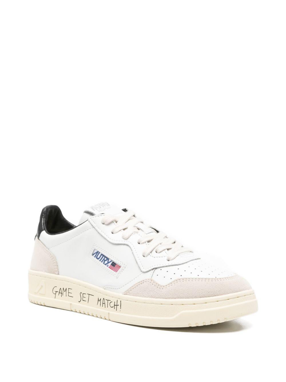 Sneaker Medalist Low in pelle AULMMA04 WHITE BLACK AUTRY 