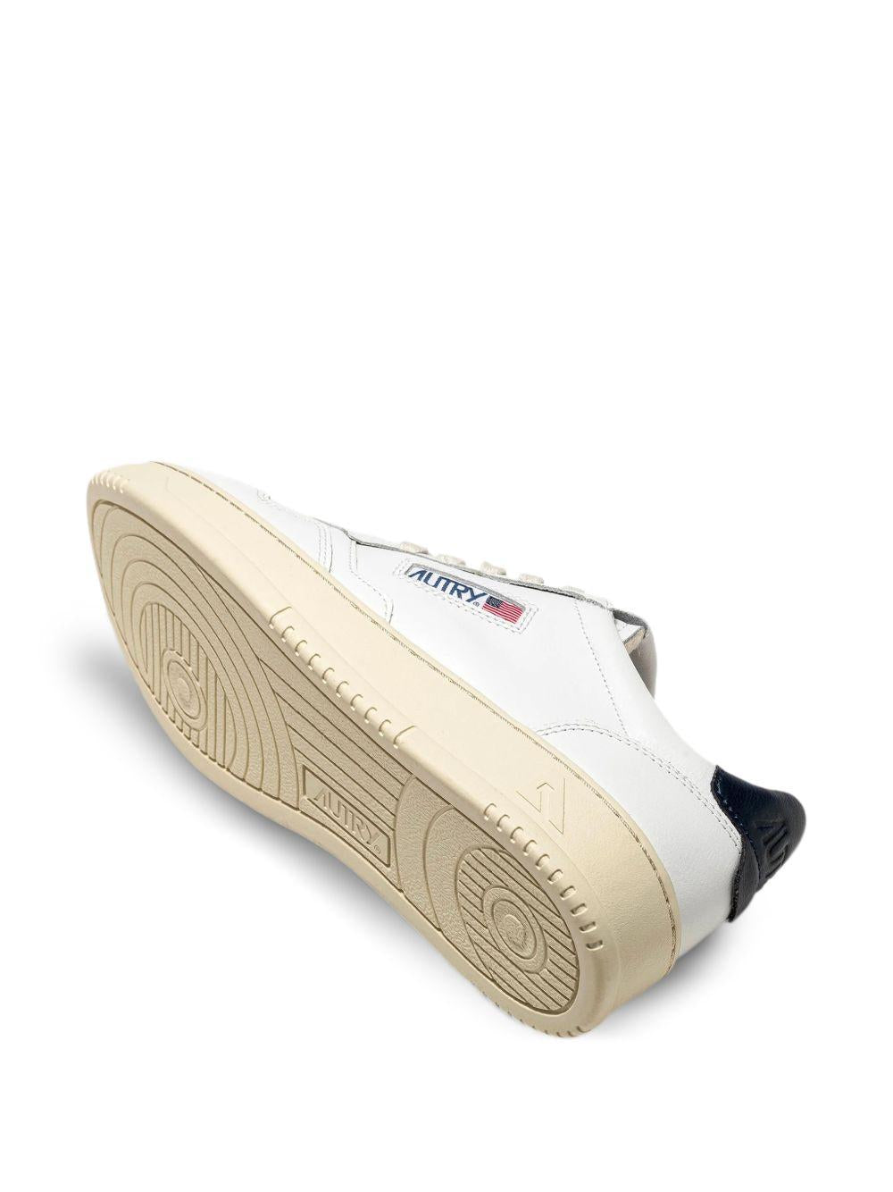 Medalist Low AULMLL12 WHITE BLUE AUTRY 