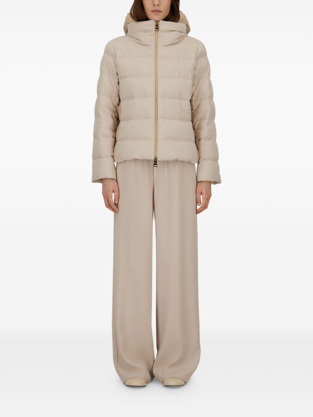  PI002179D38087 1985 CHANTILLY HERNO 