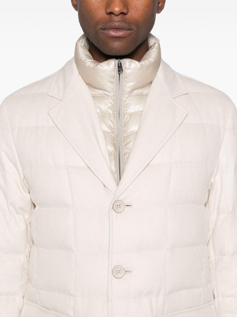  PI001174U38087 1985 CHANTILLY HERNO 