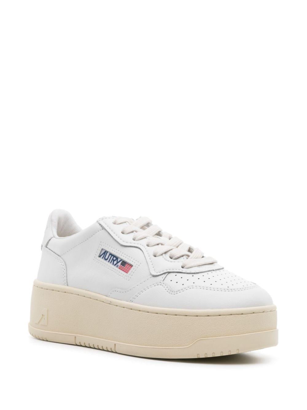 Sneakers Medalist Platform in Pelle Bianca PTLWLL15 WHITE AUTRY 