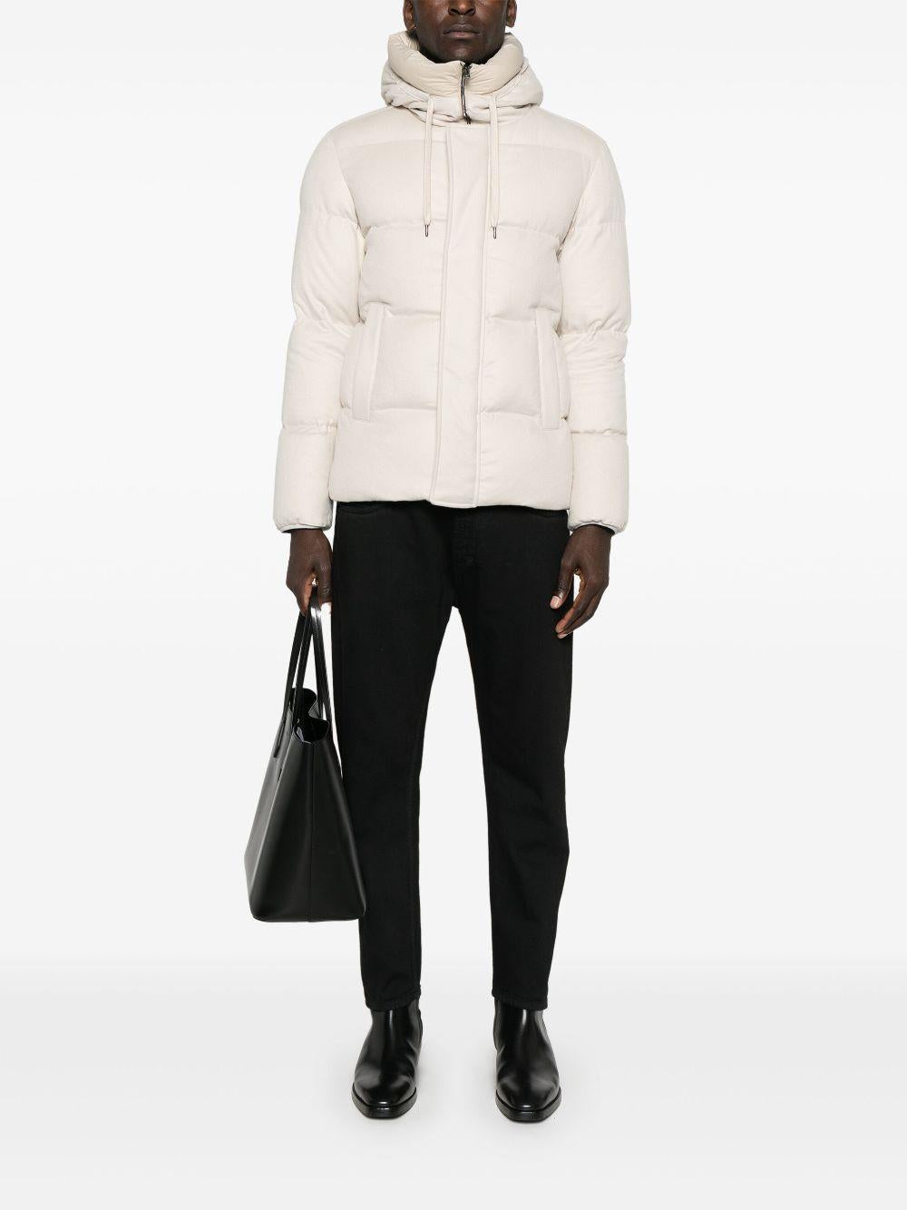  PI001144U38087 1985 CHANTILLY HERNO 