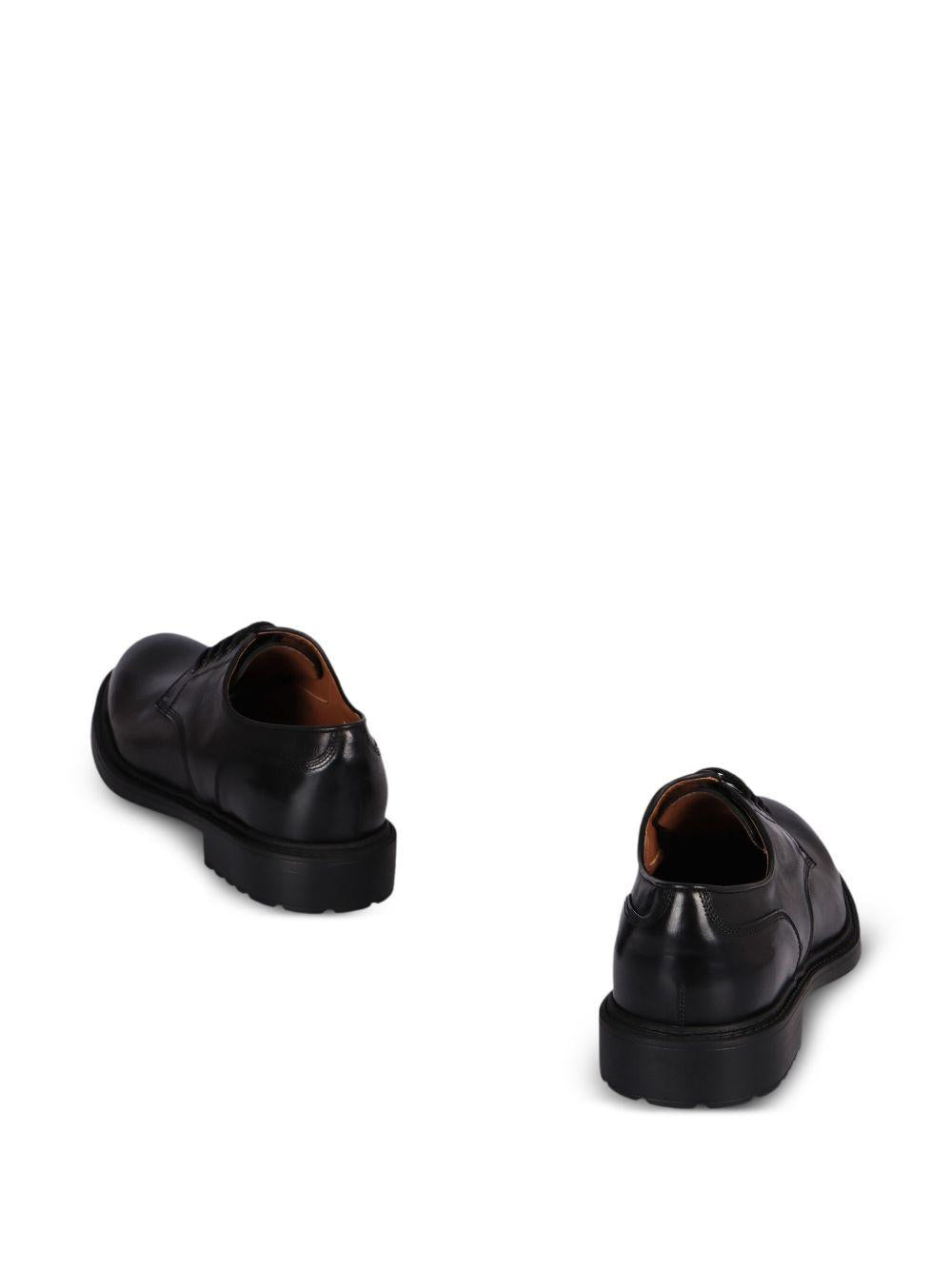 Stringata in pelle nera DU3501HENRUF188NN00 NERO DOUCAL`S 