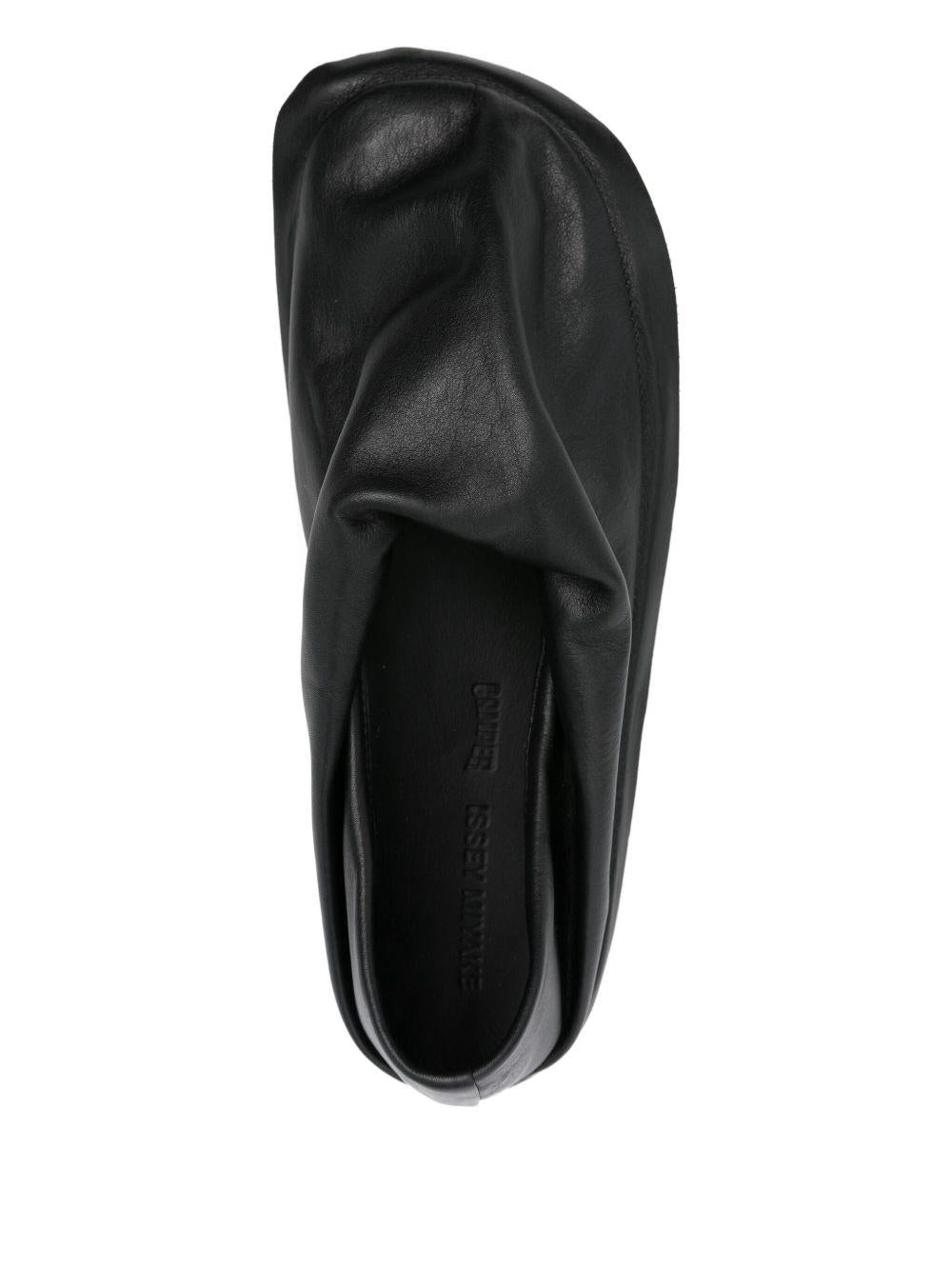  K201849 001 NEGRO CAMPER 