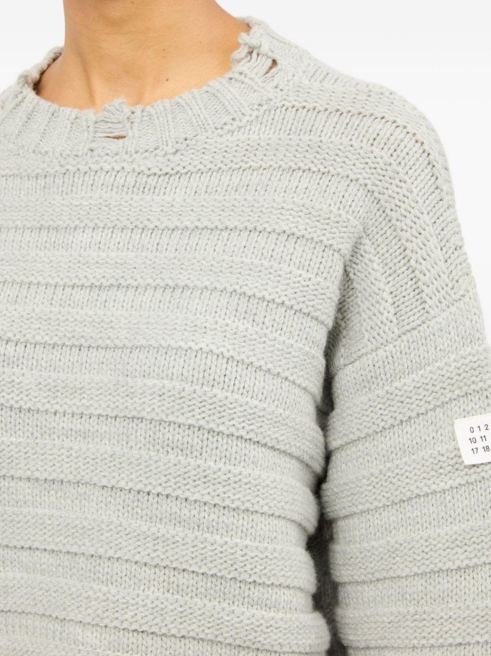 Pullover in lana a coste con effetto distressed S52HL0031M13040 857M GREY MM6 MAISON MARGIELA 