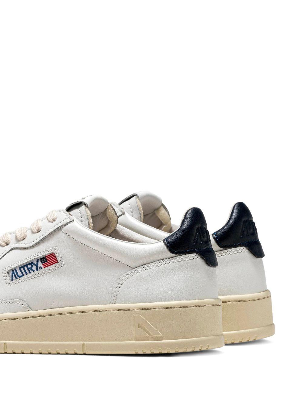 Medalist Low AULMLL12 WHITE BLUE AUTRY 