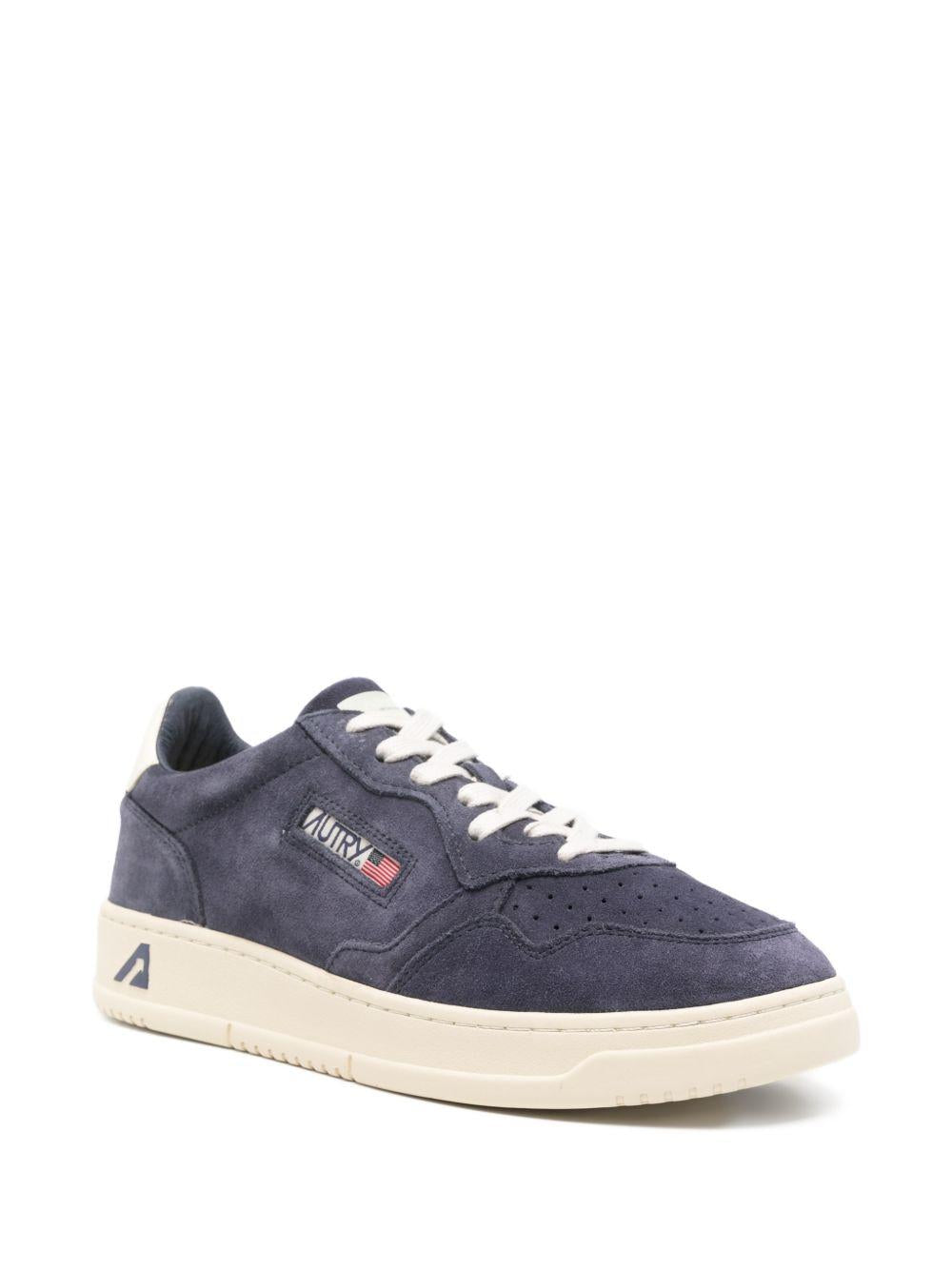 Sneakers Medalist Low Suede AULMUH11 BLUE WHITE AUTRY 