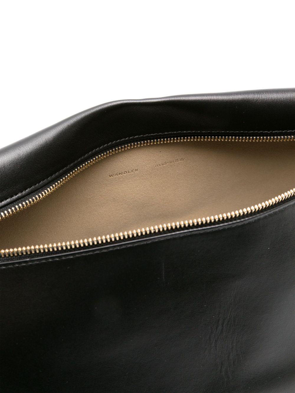  000119 3200 BLACK WANDLER 