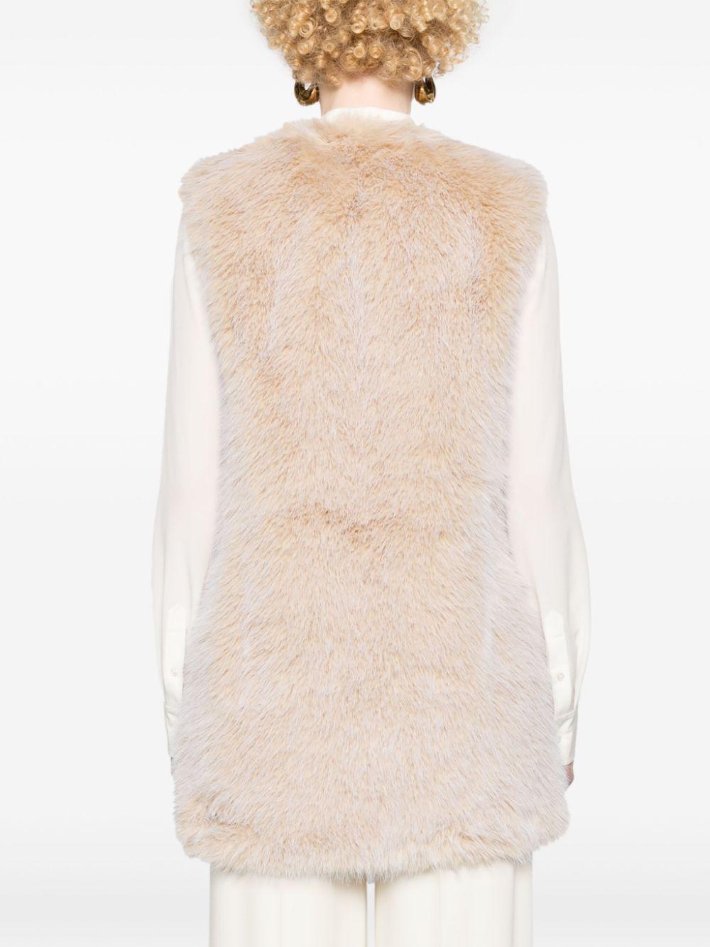  GC00065DR12627 1982 CHANTILLY HERNO 