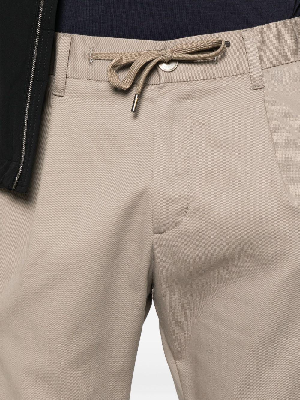  PT00039UR13266 1985 CHANTILLY HERNO 